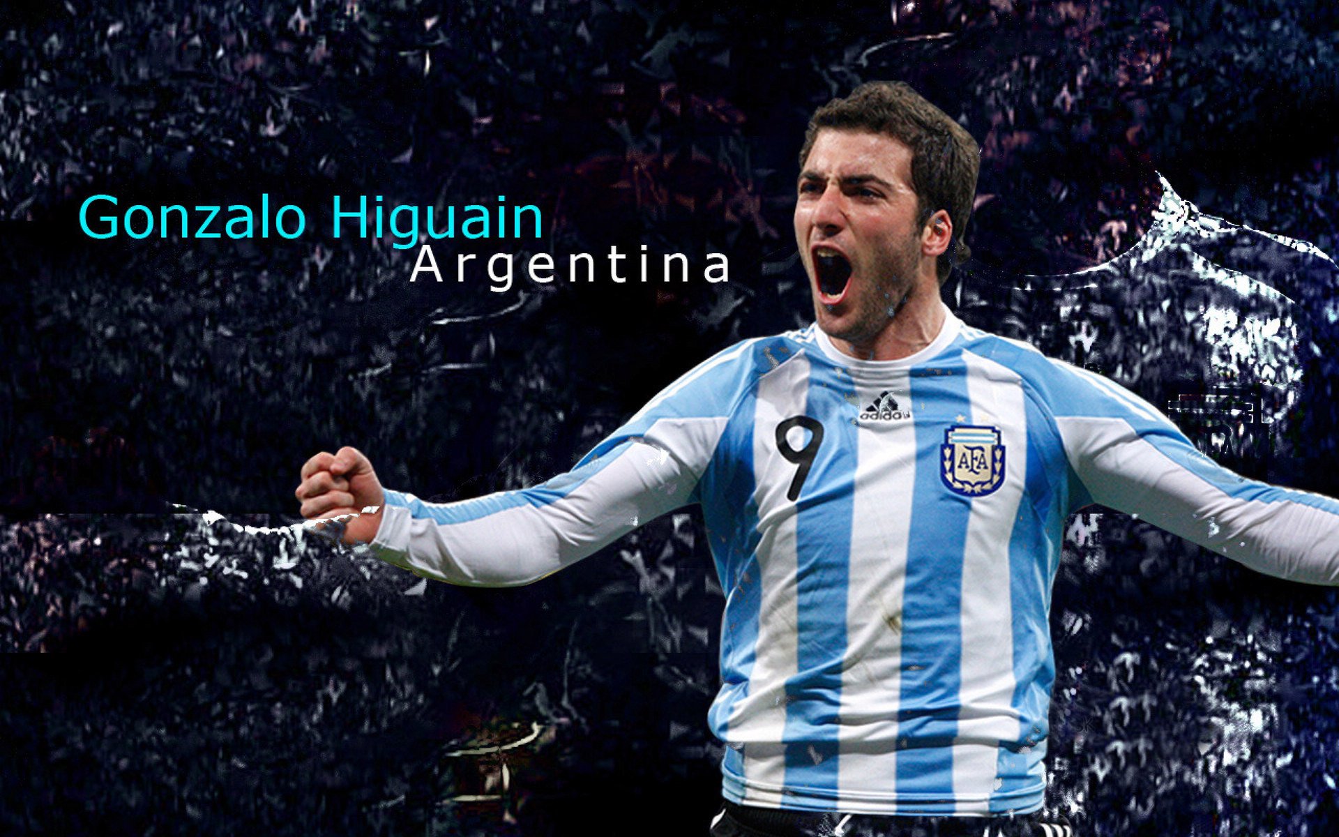 国家队在赛后举行公开训练以回馈球迷,国家队参加联赛